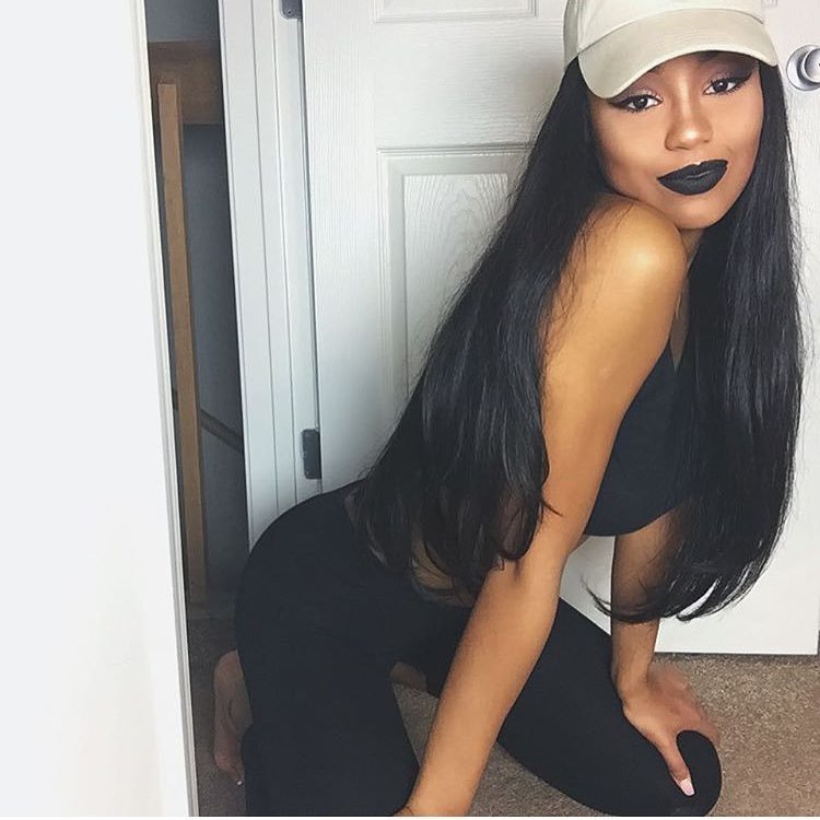 Lire la suite à propos de l’article Femme latina sensuelle : Valentina, 29 ans, barista caliente au corps qui te fait fondre au téléphone